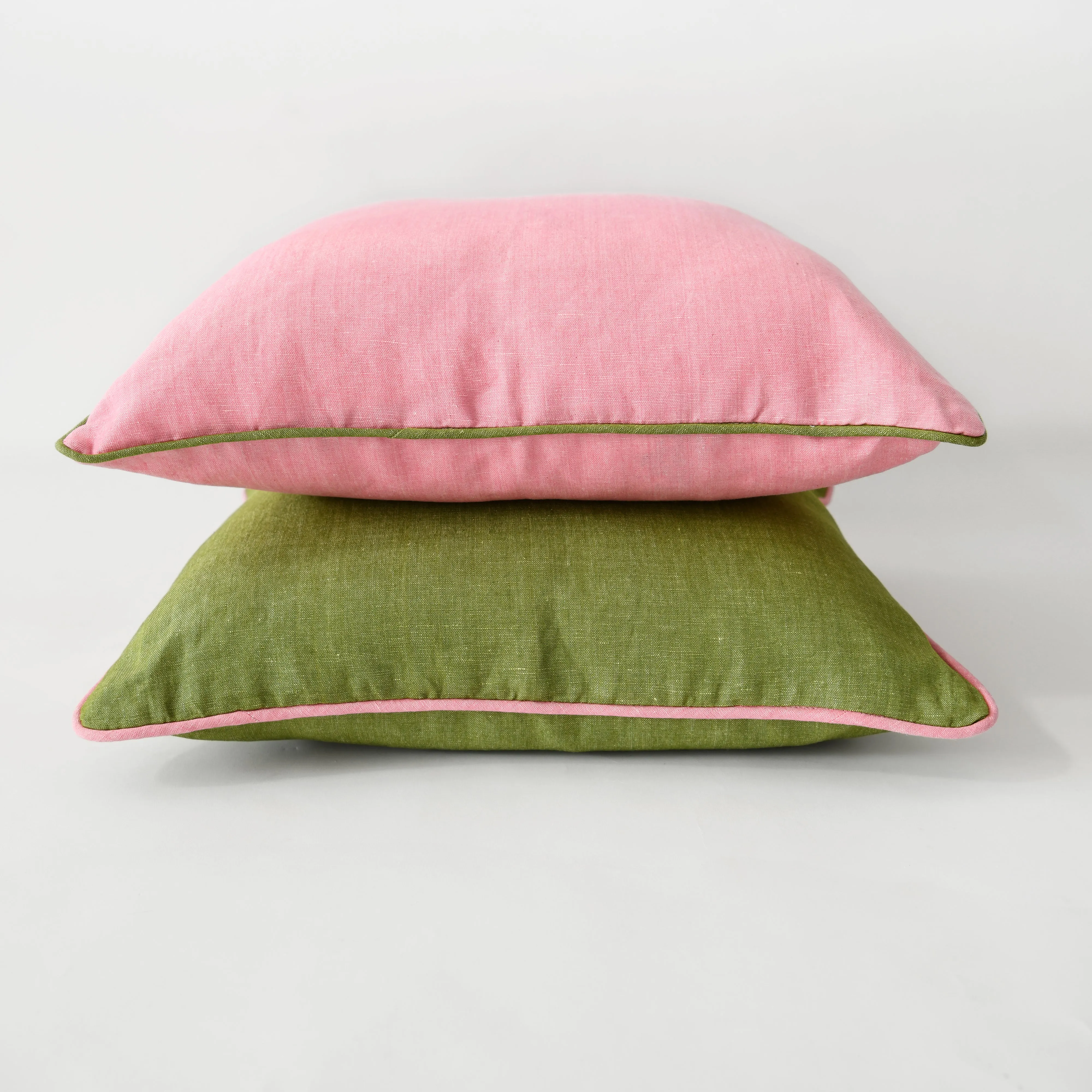 20" Square Rosa Pillow - Avocado Piping